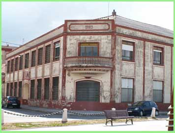 Une vielle usine d'anchois