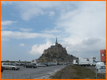 MONT SAINT MICHEL  vue du parking