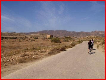 RODALQUILAR la route de la plage
