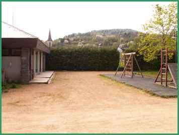 AYDAT l'aire de stationnement